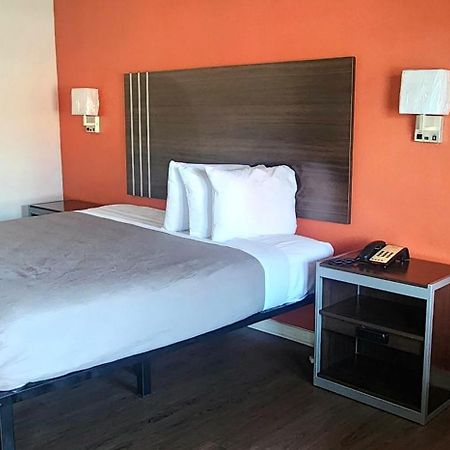 Econo Inn Lackland Afb-Seaworld San Antonio Eksteriør billede
